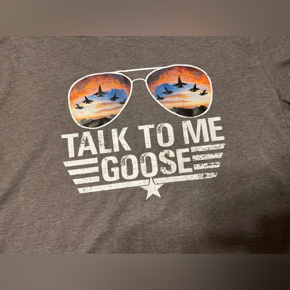 Tops - 😎 Top Gun “Talk to me goose” • Gray T-Shirt